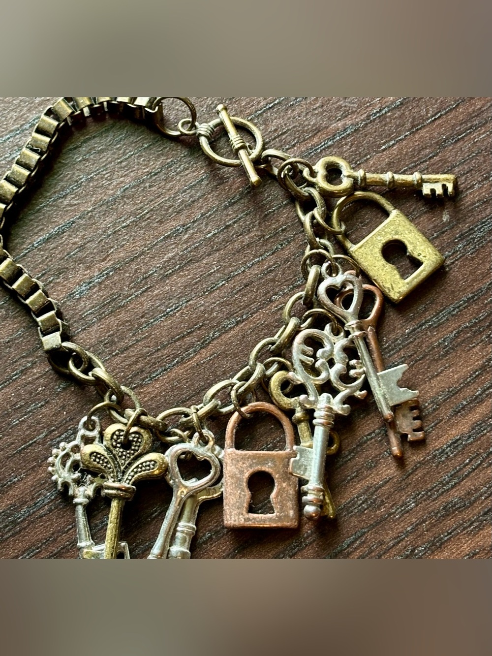 Vintage-Inspired Key & Lock Charm Bracelet - Mixed Metal
